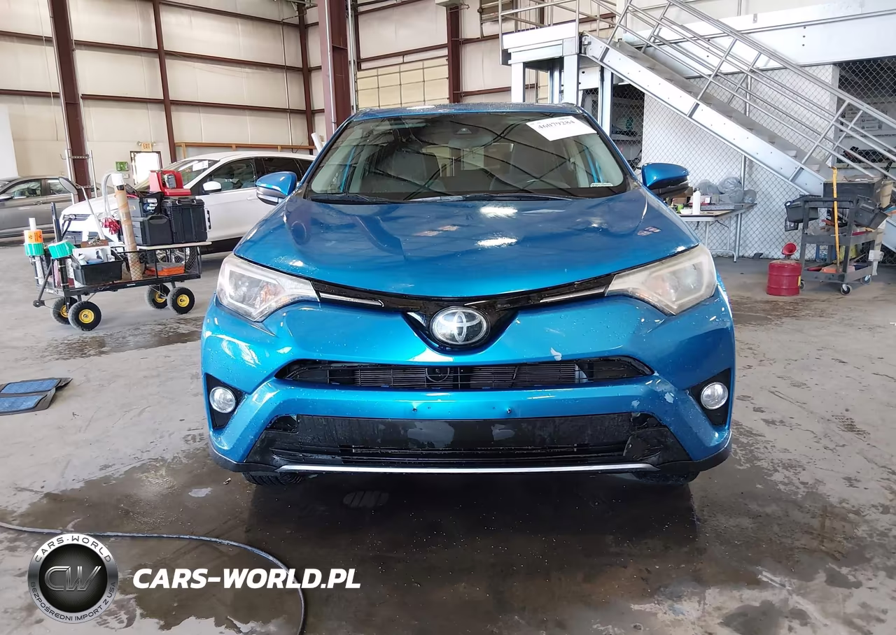 2018 Toyota Rav4 Xle VIN:2T3RFREV7JW813542 - 12