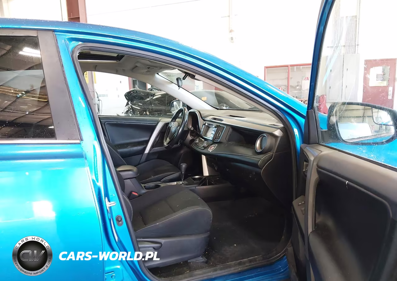 2018 Toyota Rav4 Xle VIN:2T3RFREV7JW813542 - 5