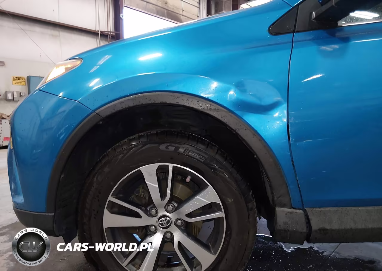 2018 Toyota Rav4 Xle VIN:2T3RFREV7JW813542 - 6
