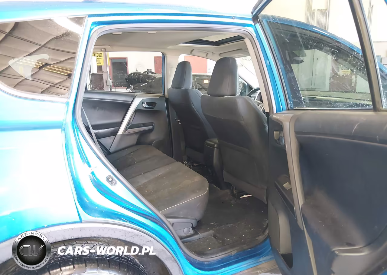 2018 Toyota Rav4 Xle VIN:2T3RFREV7JW813542 - 8