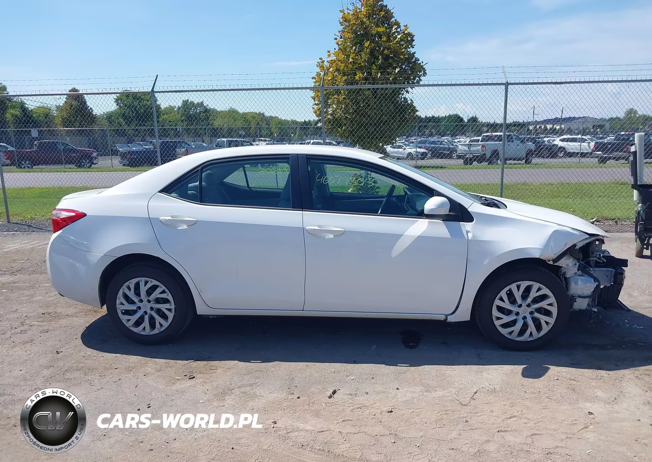 2017 Toyota Corolla Le VIN:5YFBURHE0HP654435 - 14