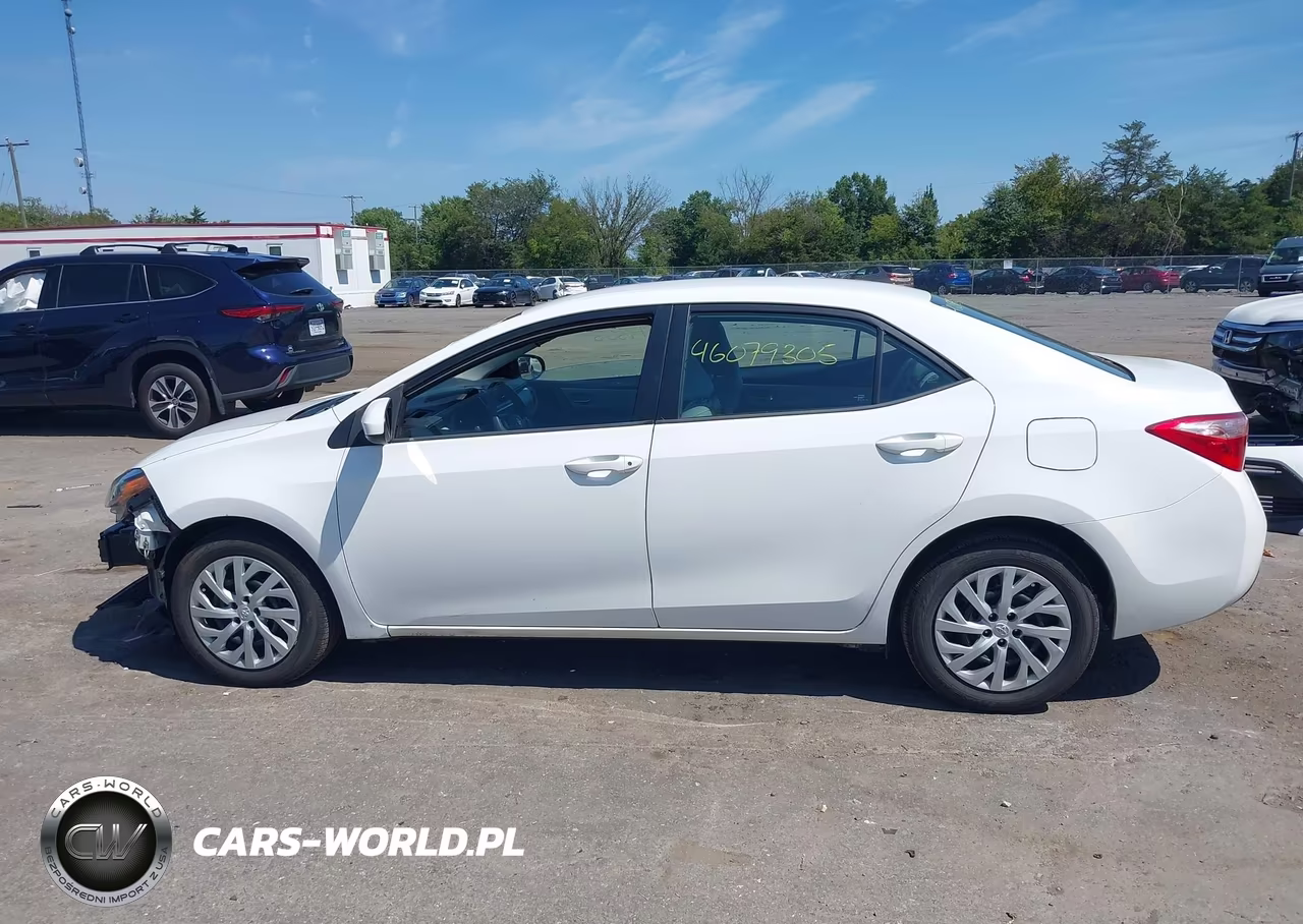 2017 Toyota Corolla Le VIN:5YFBURHE0HP654435 - 15