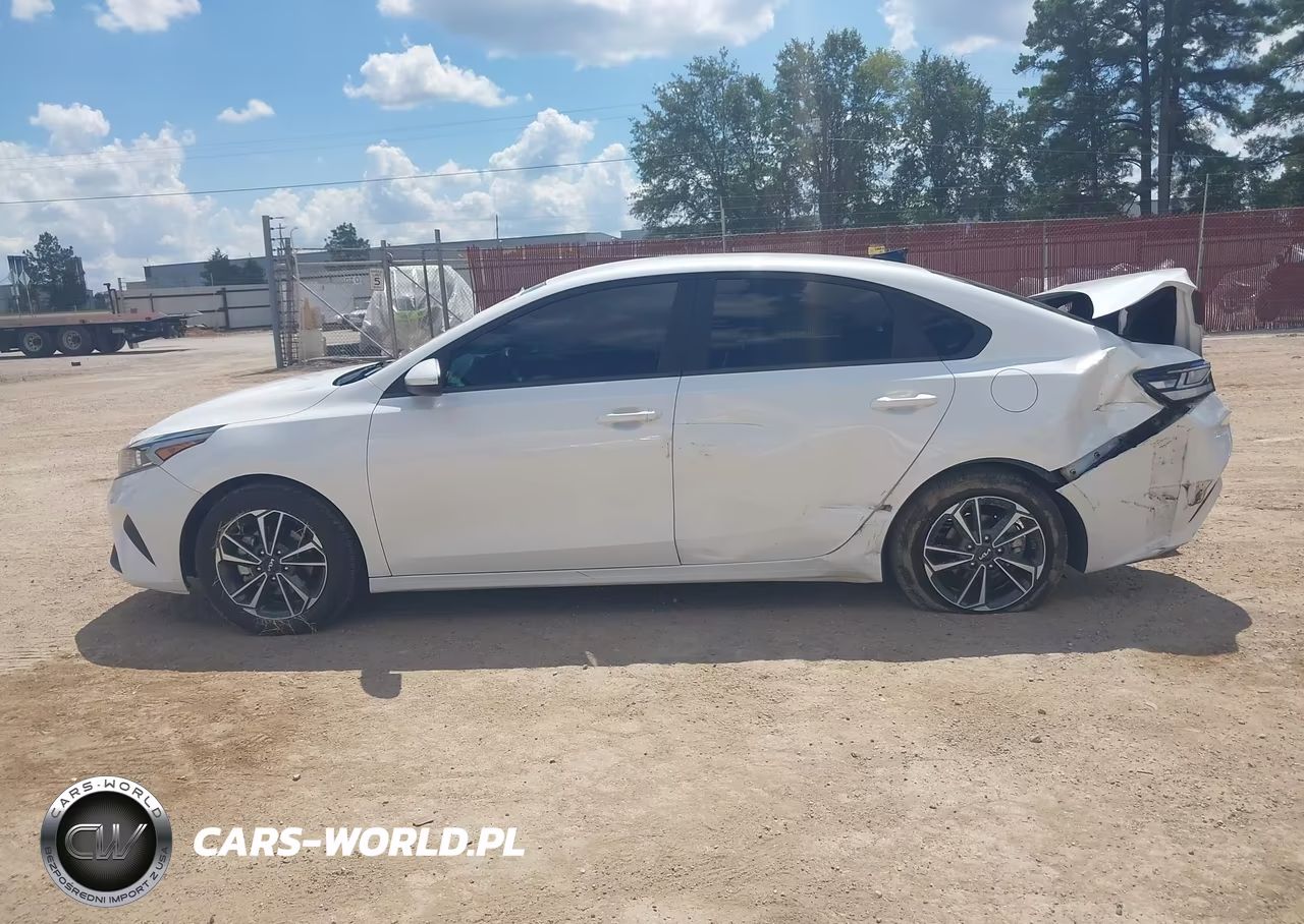 2023 Kia Forte Lxs VIN:3KPF24ADXPE688751 - 15