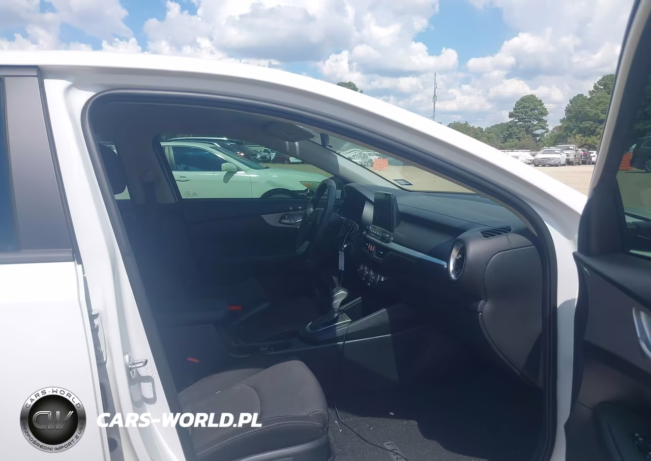 2023 Kia Forte Lxs VIN:3KPF24ADXPE688751 - 5