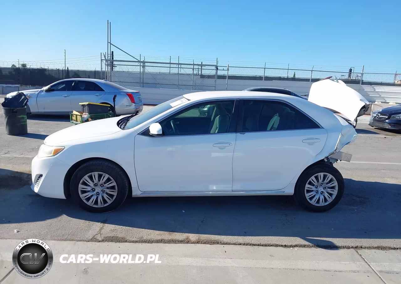 2014 Toyota Camry Le VIN:4T4BF1FKXER411395 - 15
