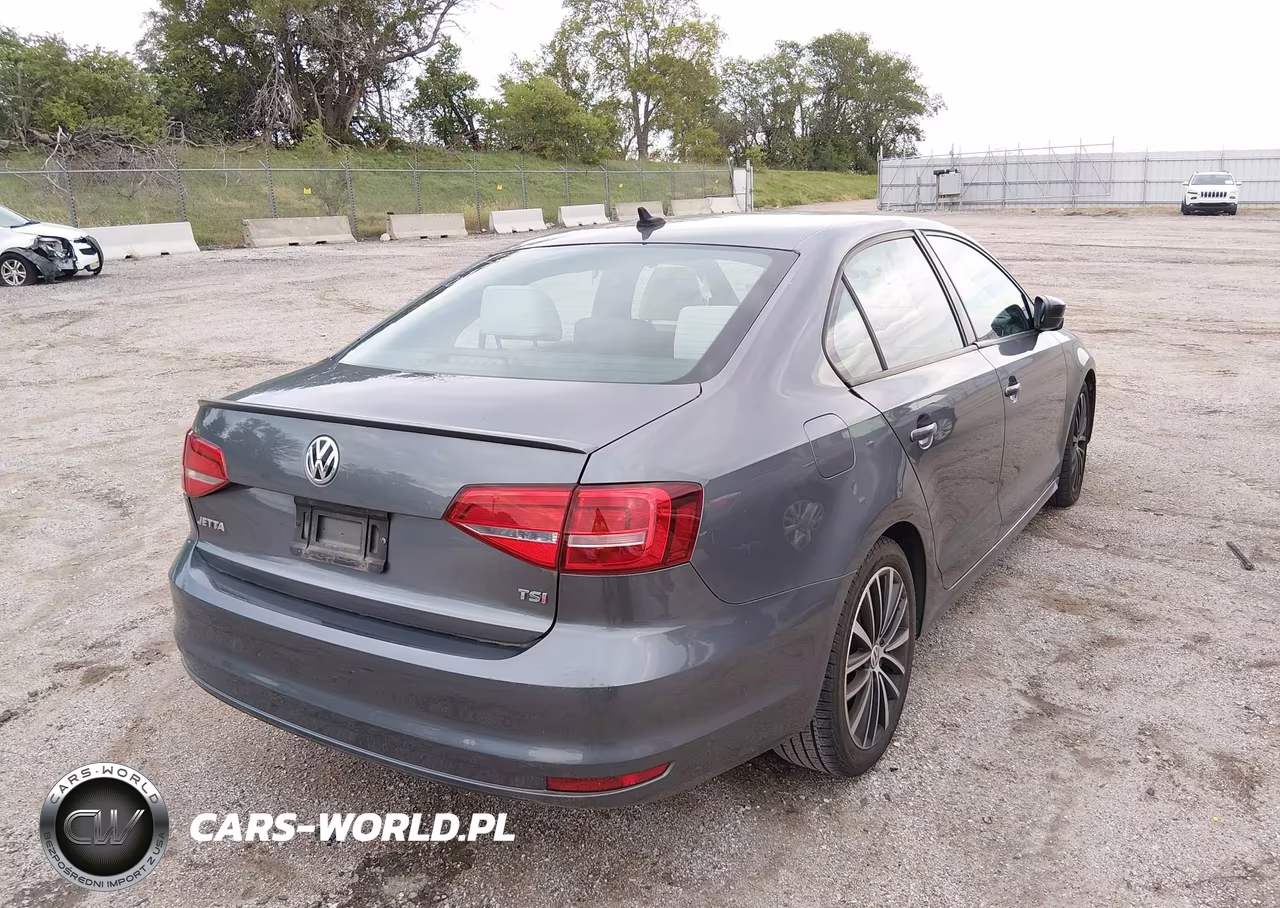 2015 Volkswagen Jetta 1.8T Sport VIN:3VWD17AJ1FM420884 - 4
