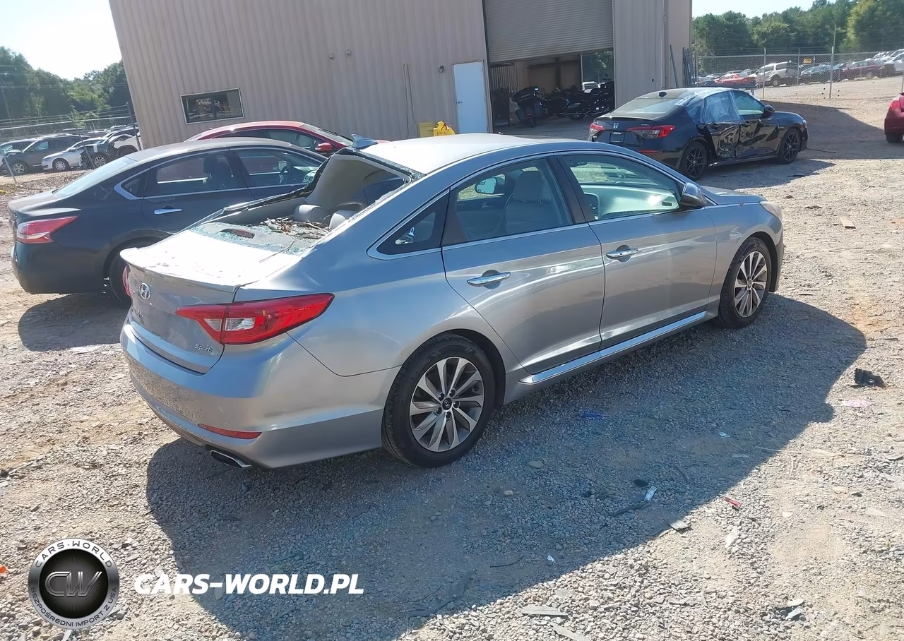 2016 Hyundai Sonata Sport VIN:5NPE34AF0GH378131 - 4