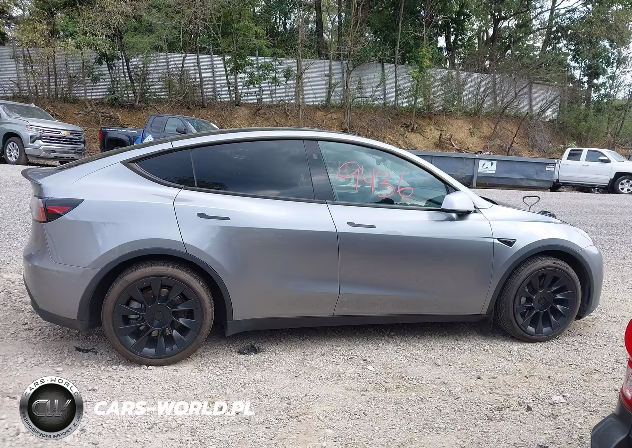 2024 Tesla Model Y Long Range Dual Motor All-Wheel Drive VIN:7SAYGDEE2RA328416 - 13