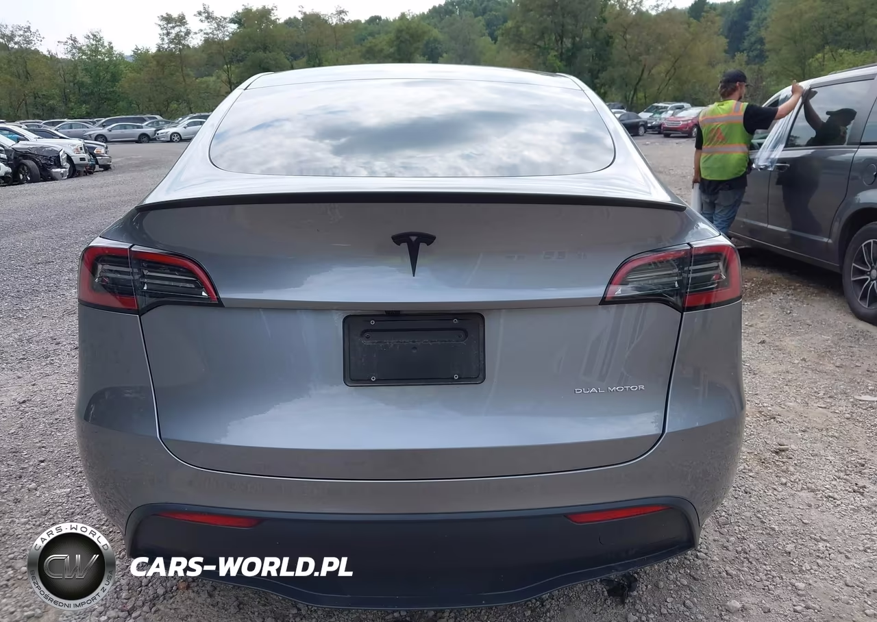 2024 Tesla Model Y Long Range Dual Motor All-Wheel Drive VIN:7SAYGDEE2RA328416 - 16