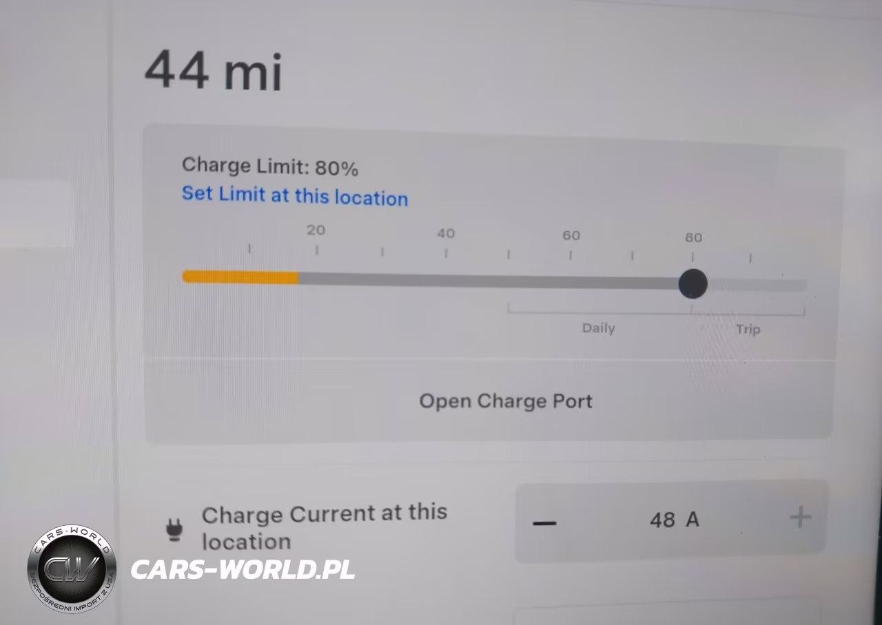 2024 Tesla Model Y Long Range Dual Motor All-Wheel Drive VIN:7SAYGDEE2RA328416 - 17