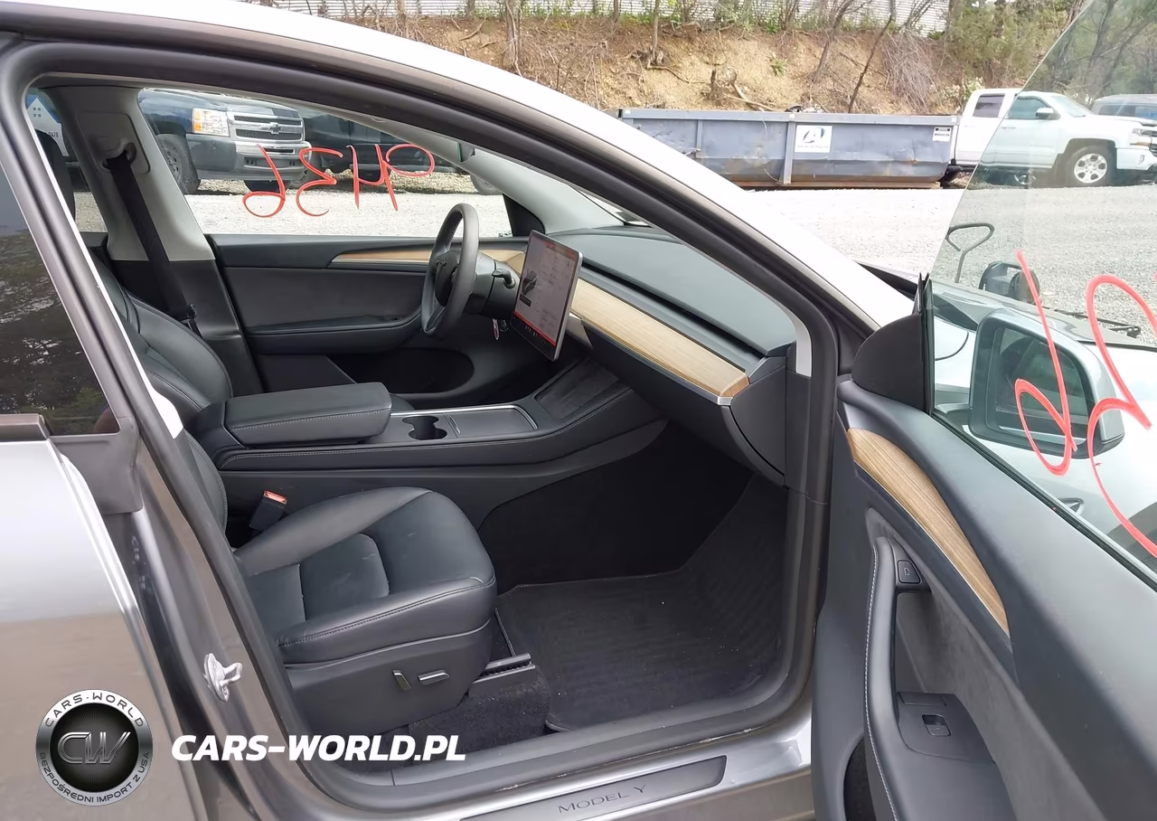2024 Tesla Model Y Long Range Dual Motor All-Wheel Drive VIN:7SAYGDEE2RA328416 - 5