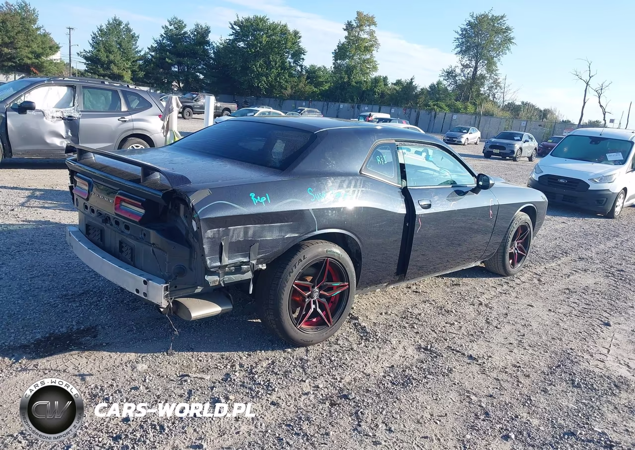 2016 Dodge Challenger Sxt VIN:2C3CDZAG9GH285034 - 4
