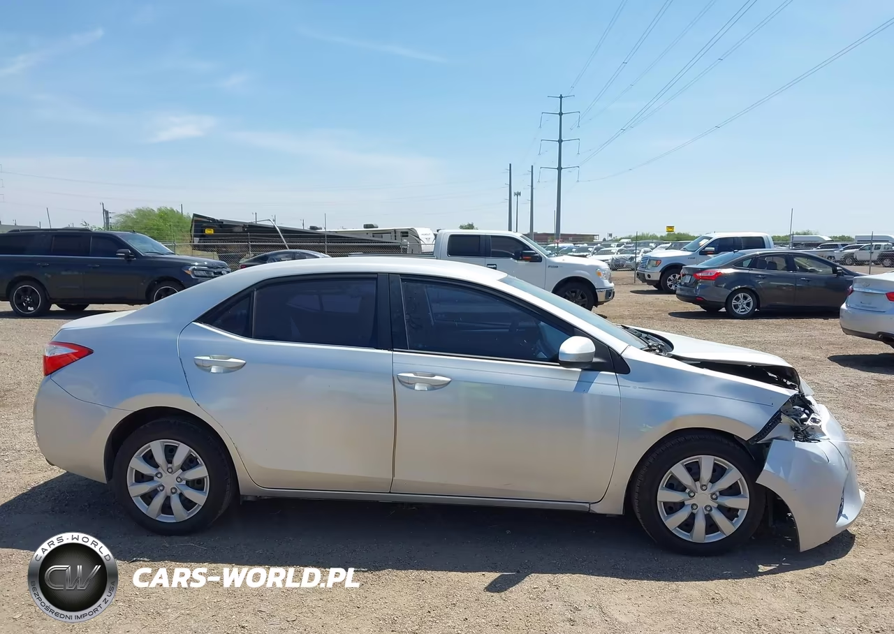 2015 Toyota Corolla Le VIN:5YFBURHE0FP189426 - 14