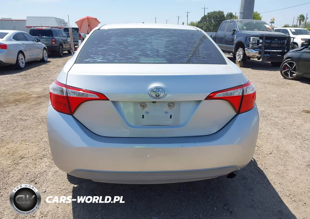 2015 Toyota Corolla Le VIN:5YFBURHE0FP189426 - 17