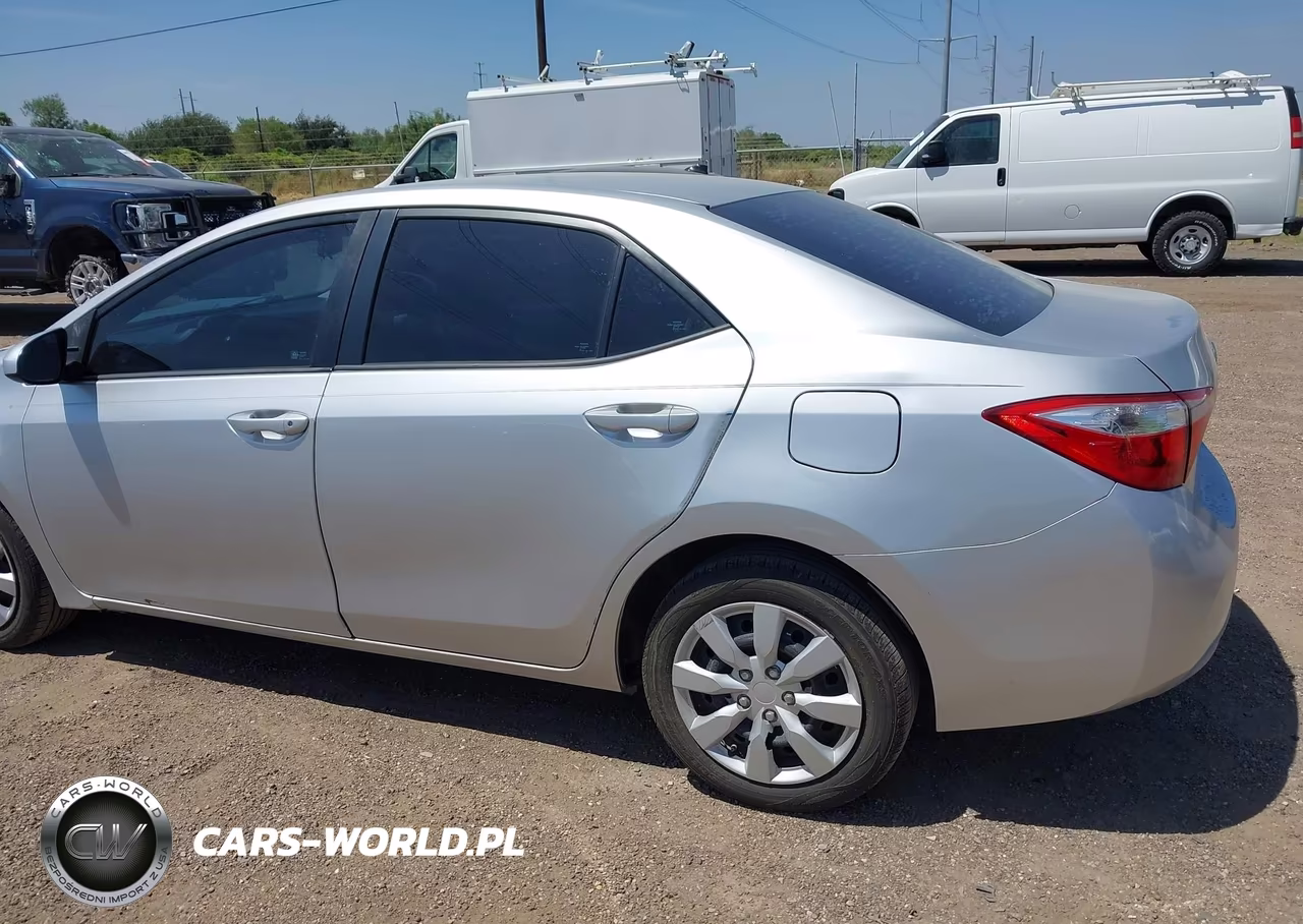 2015 Toyota Corolla Le VIN:5YFBURHE0FP189426 - 6