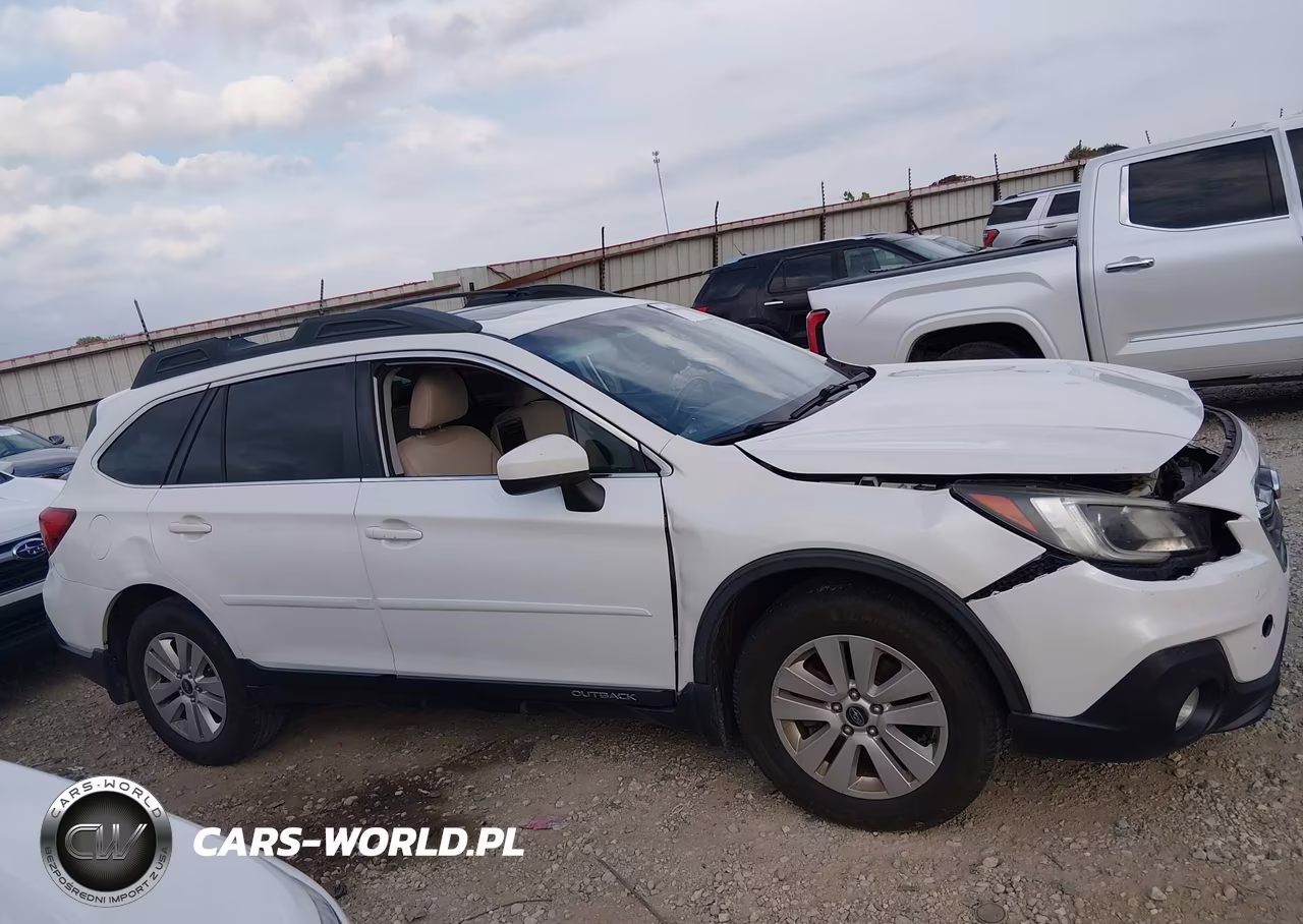 2018 Subaru Outback 2.5I Premium VIN:4S4BSADC2J3317903 - 13