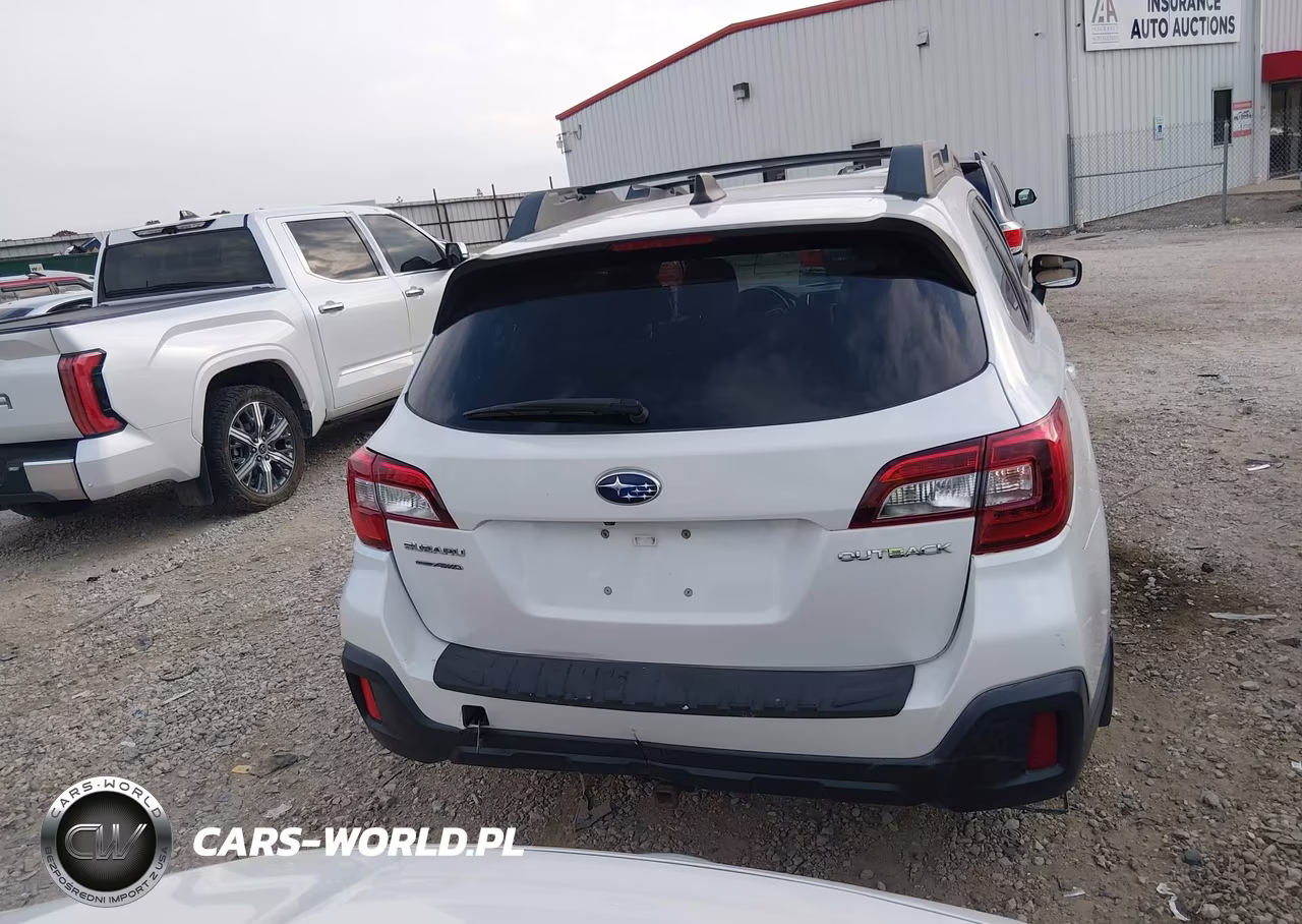 2018 Subaru Outback 2.5I Premium VIN:4S4BSADC2J3317903 - 16