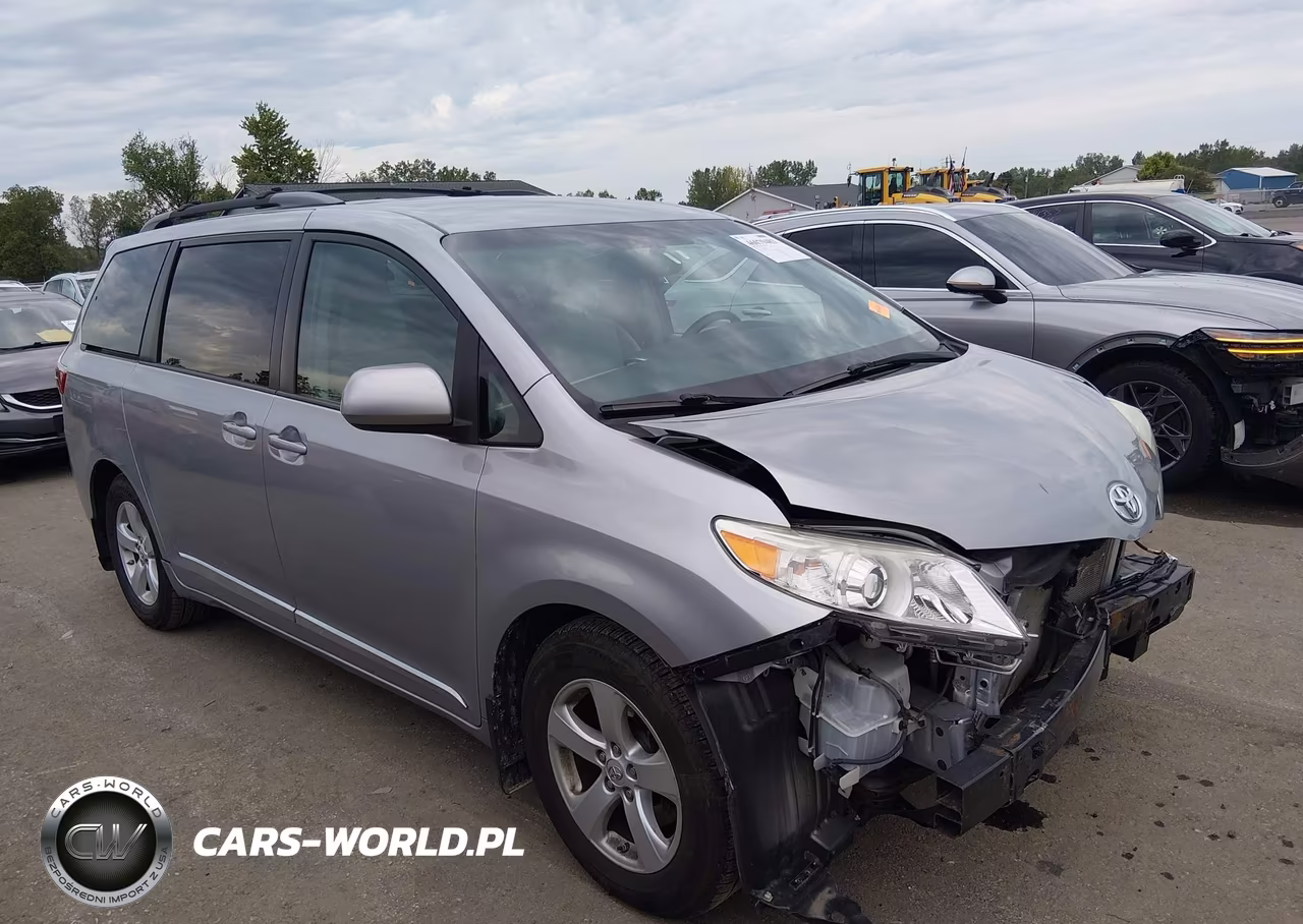 2015 Toyota Sienna Le 8 Passenger – zdjęcie 1 z 17