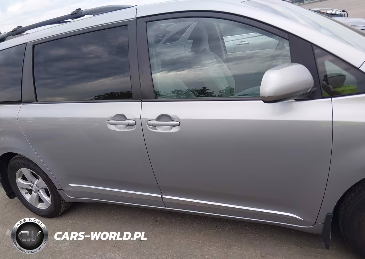 2015 Toyota Sienna Le 8 Passenger VIN:5TDKK3DC3FS671919 - 14