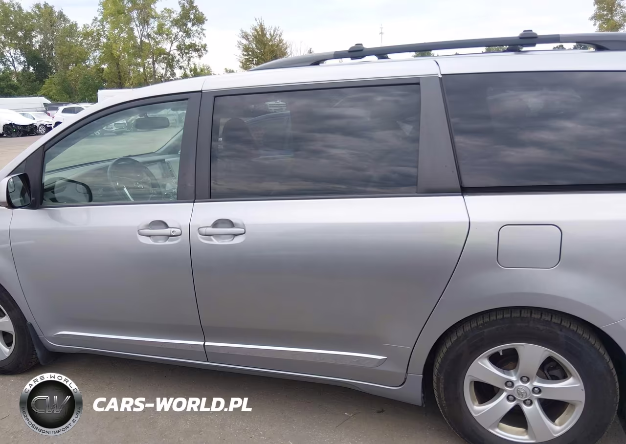 2015 Toyota Sienna Le 8 Passenger VIN:5TDKK3DC3FS671919 - 15