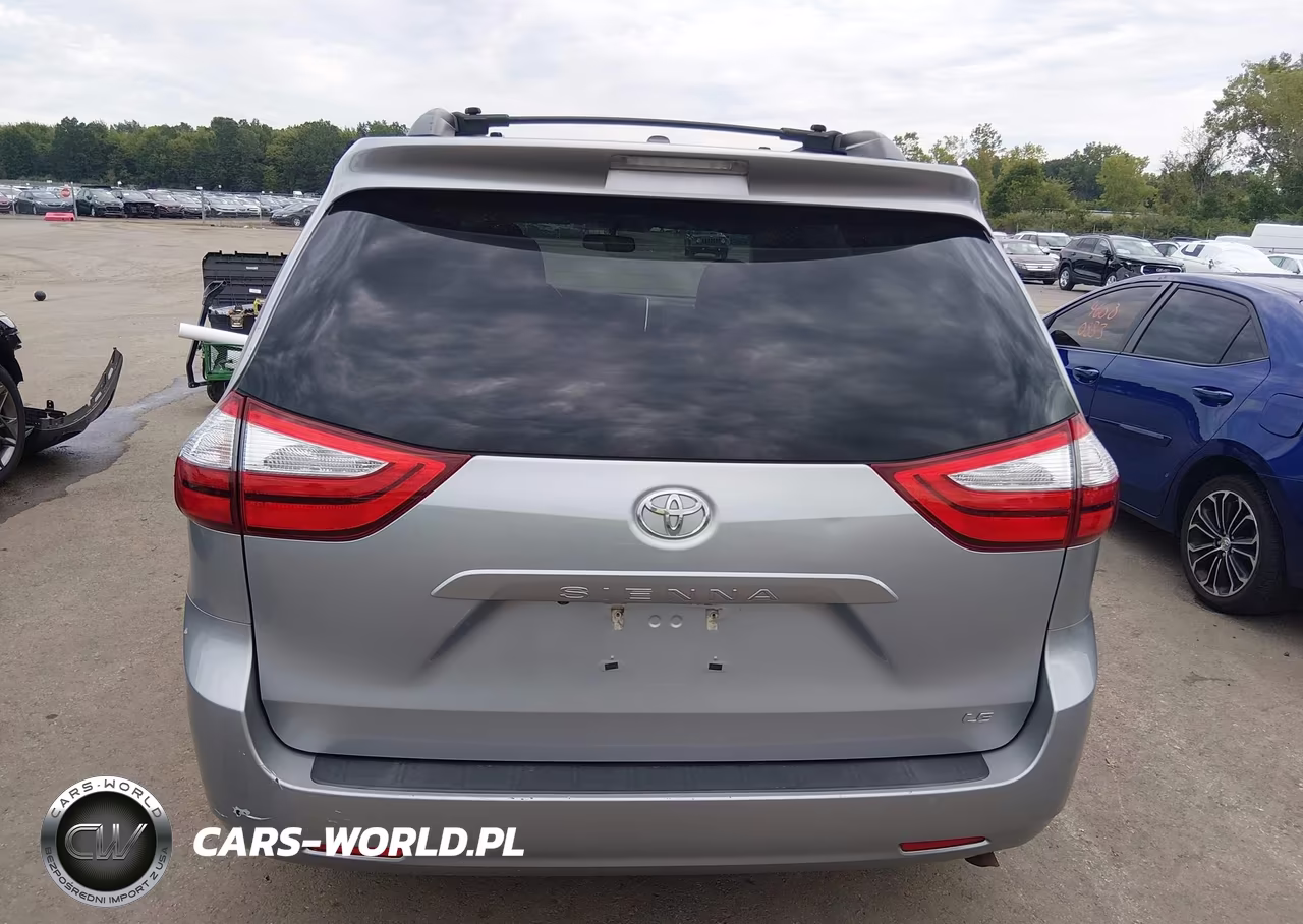 2015 Toyota Sienna Le 8 Passenger VIN:5TDKK3DC3FS671919 - 17