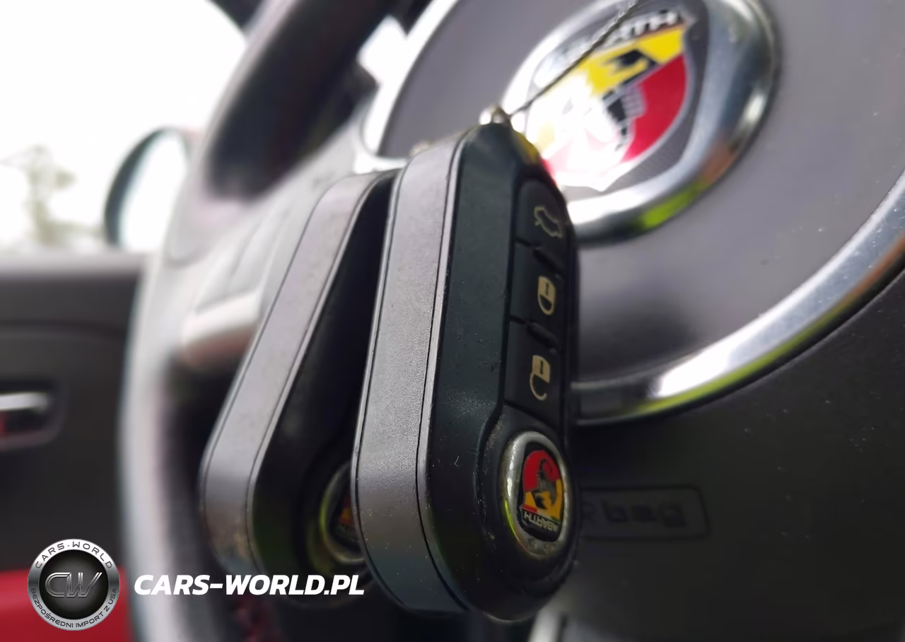 2015 Fiat 500 Abarth VIN:3C3CFFFH9FT755935 - 11