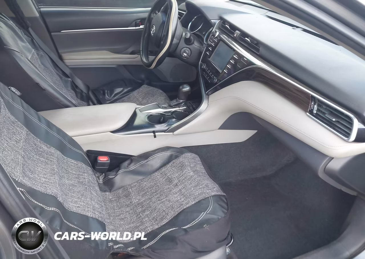 2018 Toyota Camry Le VIN:4T1B11HK1JU531943 - 5