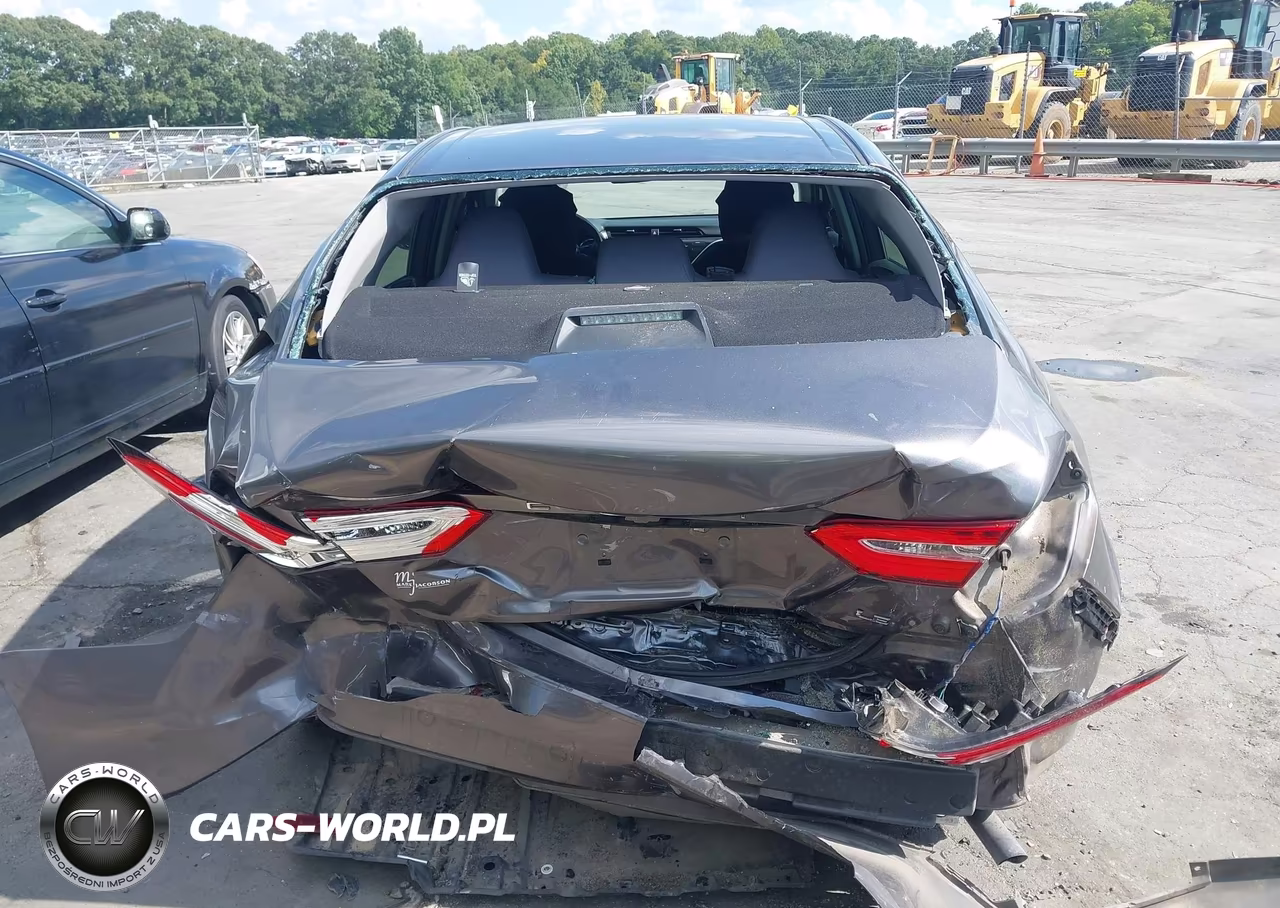 2018 Toyota Camry Le VIN:4T1B11HK1JU531943 - 6