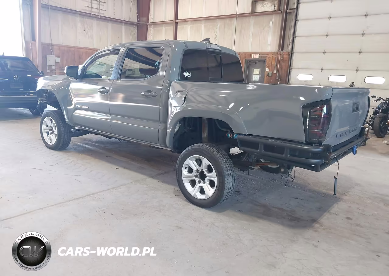2017 Toyota Tacoma Trd Sport VIN:3TMCZ5AN3HM079196 - 3