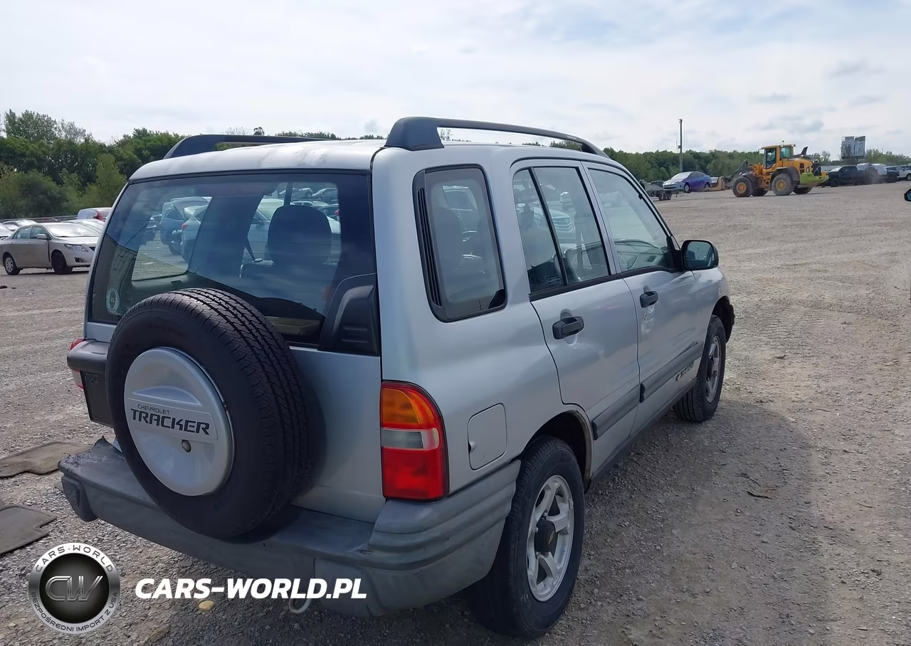 1999 Chevrolet Tracker VIN:2CNBJ13CXX6919826 - 4