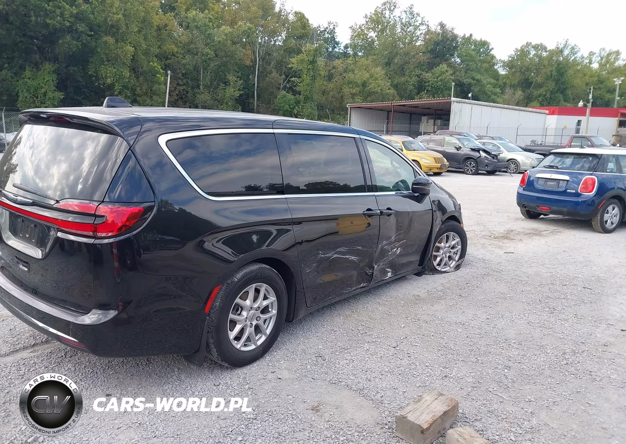 2023 Chrysler Pacifica Touring L VIN:2C4RC1BG9PR505419 - 4