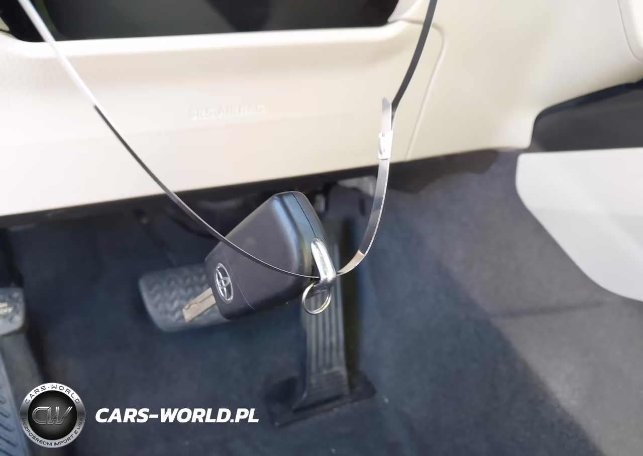 2018 Toyota Camry Le VIN:JTNB11HK2J3027925 - 11
