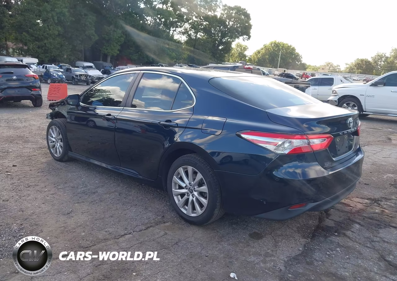 2018 Toyota Camry Le VIN:JTNB11HK2J3027925 - 3