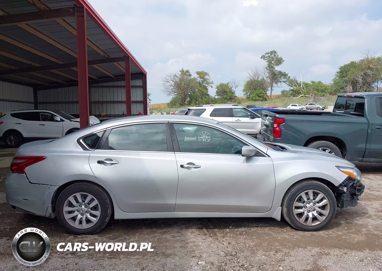 2018 Nissan Altima 2.5 S VIN:1N4AL3AP7JC258742 - 14