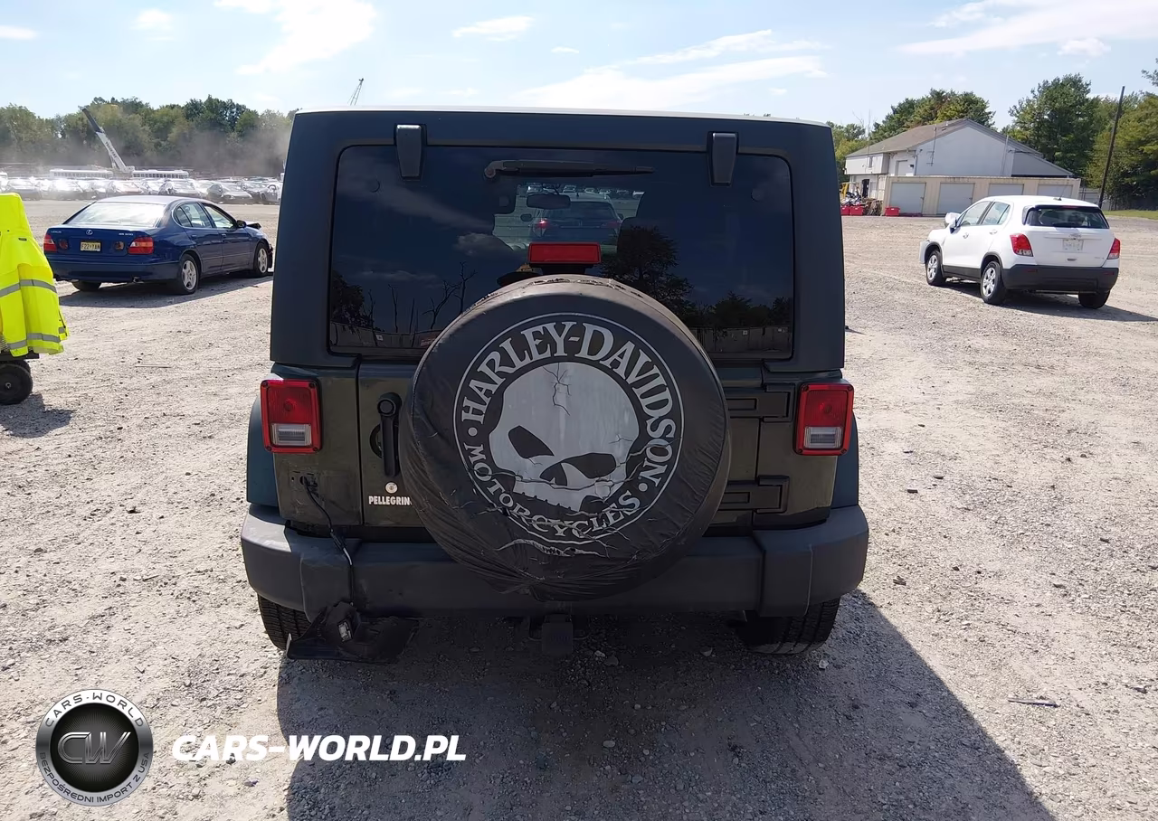 2015 Jeep Wrangler Unlimited Sport VIN:1C4HJWDG0FL762861 - 16