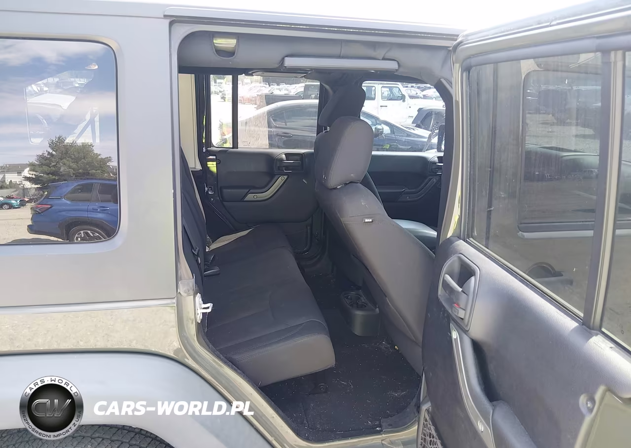 2015 Jeep Wrangler Unlimited Sport VIN:1C4HJWDG0FL762861 - 8