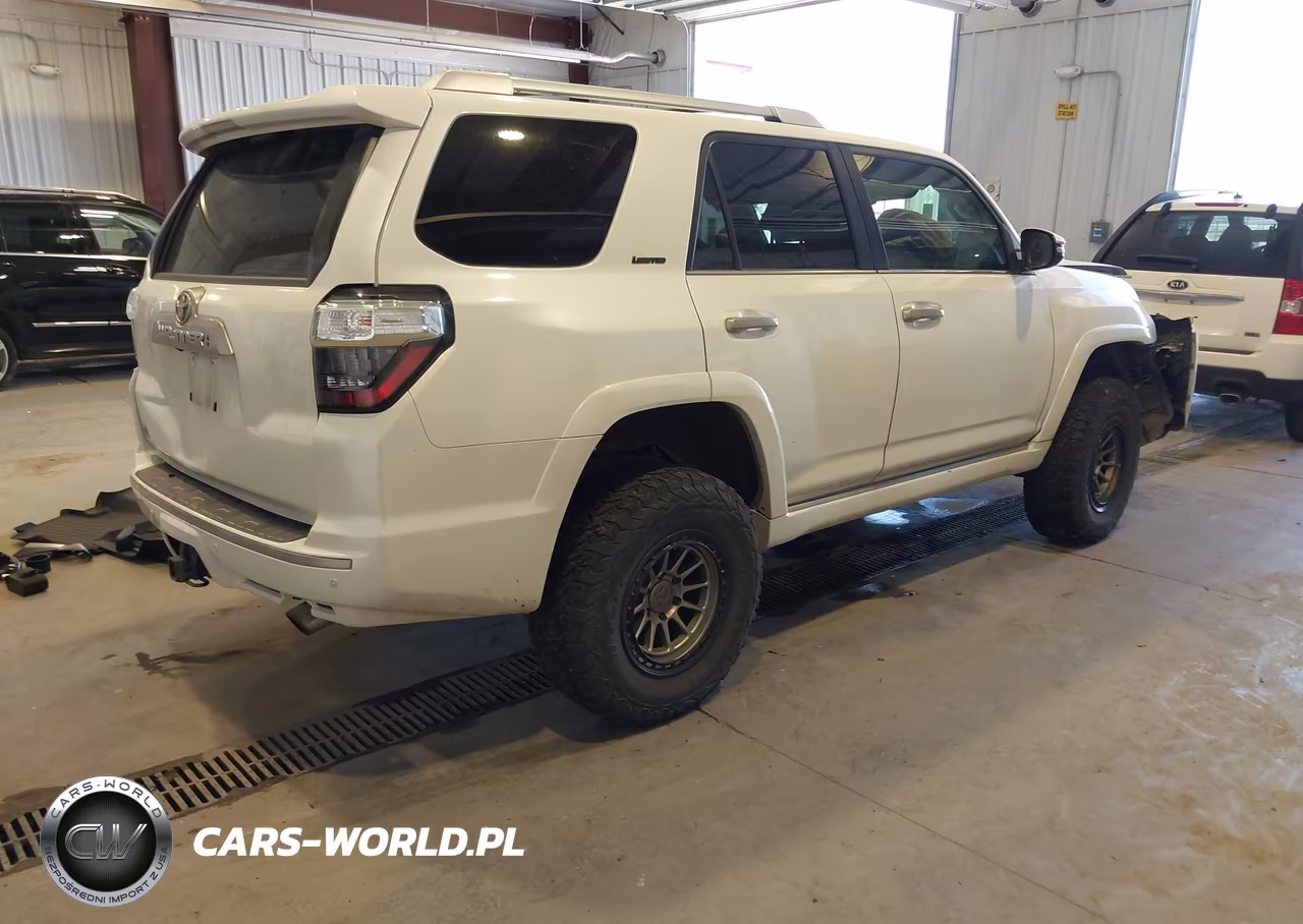 2019 Toyota 4Runner Limited VIN:JTEBU5JR9K5642421 - 4