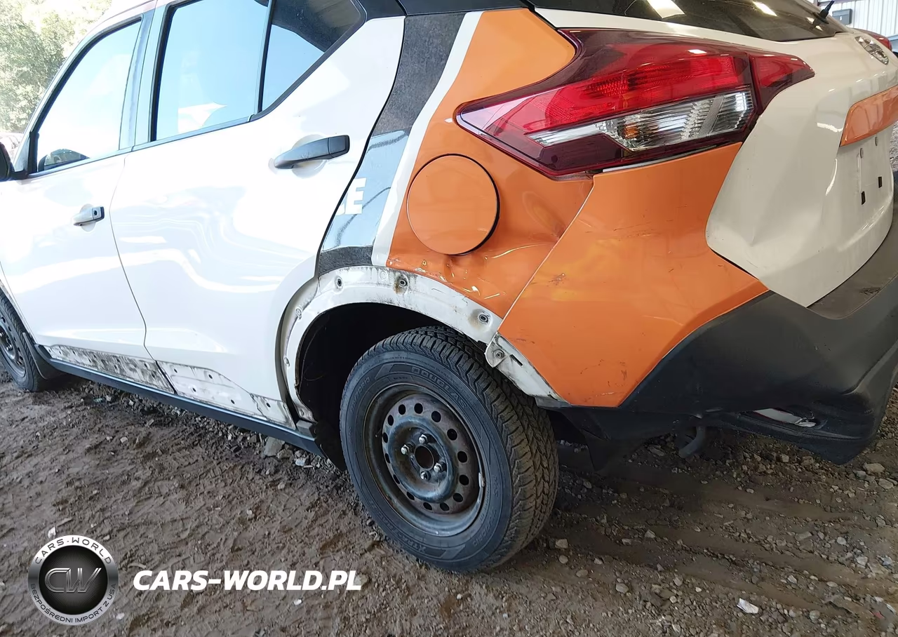 2019 Nissan Kicks S VIN:3N1CP5CU9KL504589 - 6