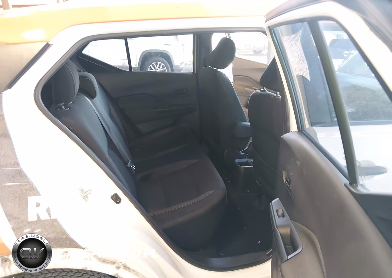 2019 Nissan Kicks S VIN:3N1CP5CU9KL504589 - 8