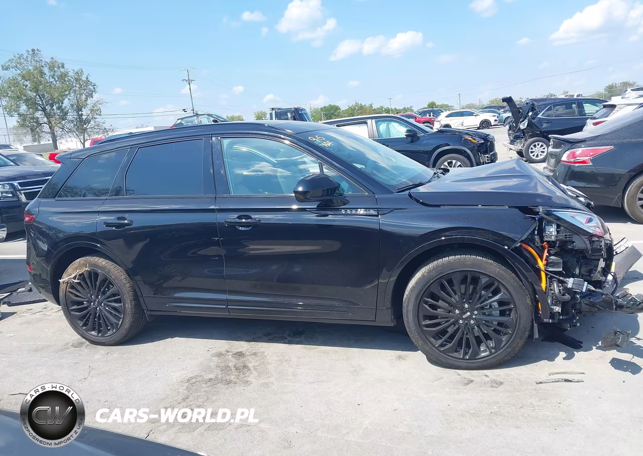 2025 Lincoln Corsair Grand Touring VIN:5LMTJ5DZ2SUL21655 - 13