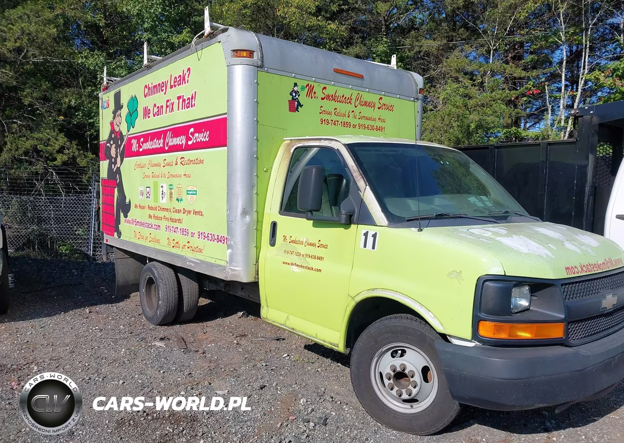 2012 Chevrolet Express Cutaway Work Van VIN:1GB0G2CA2C1129453 - 11