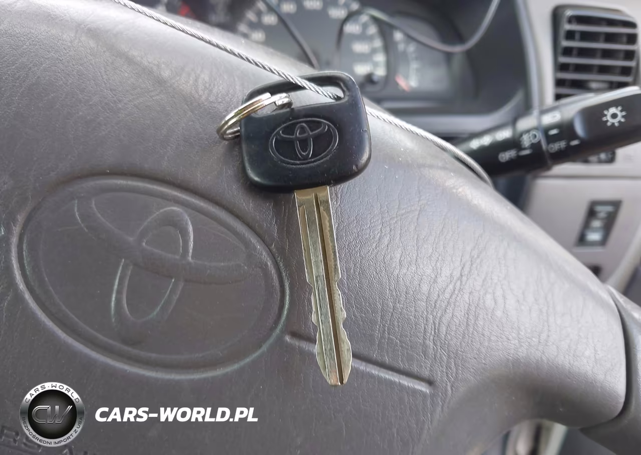 2000 Toyota Hilux Surf VIN:KDN1859000087 - 11