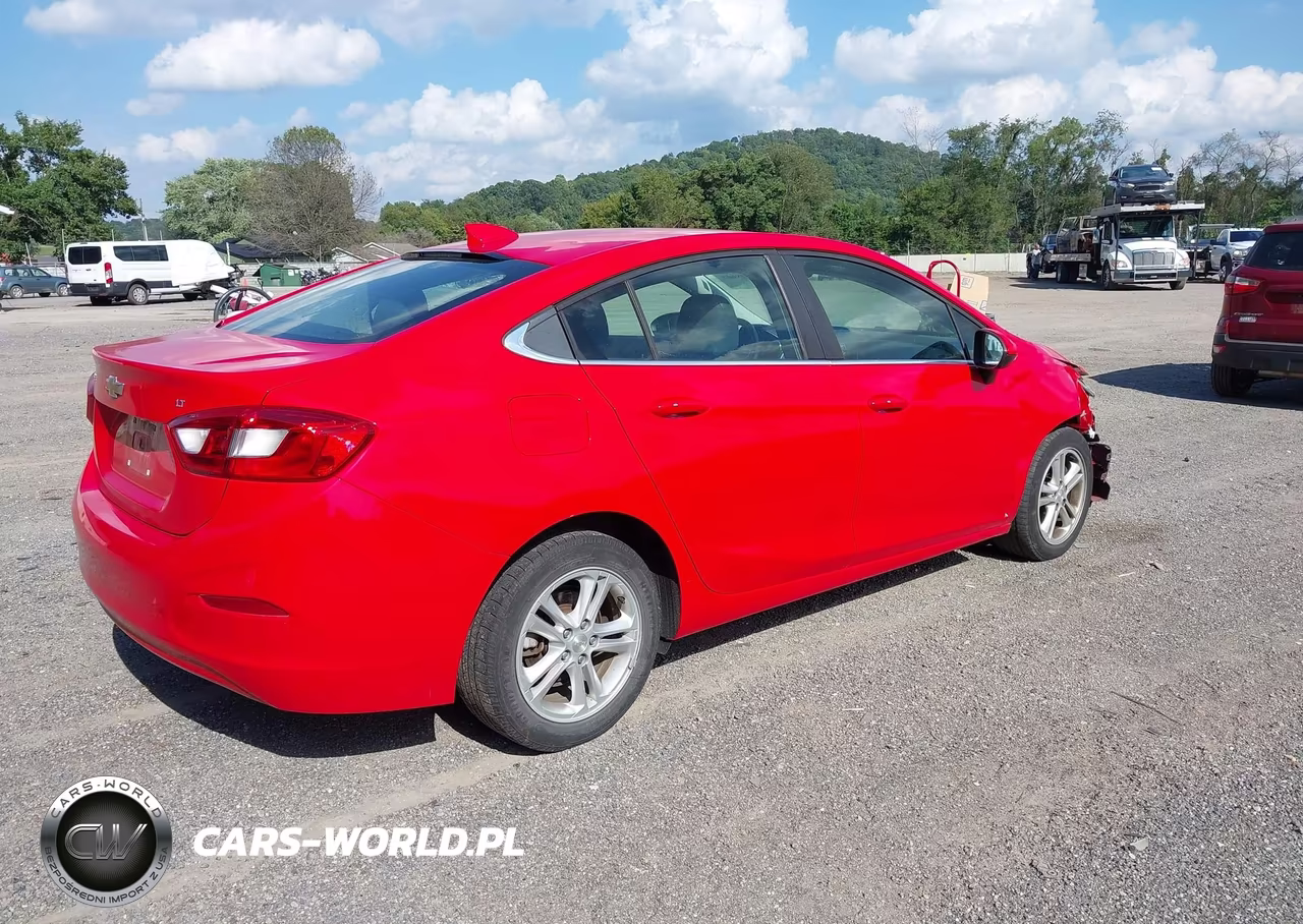 2018 Chevrolet Cruze Lt Auto VIN:1G1BE5SM1J7160817 - 4