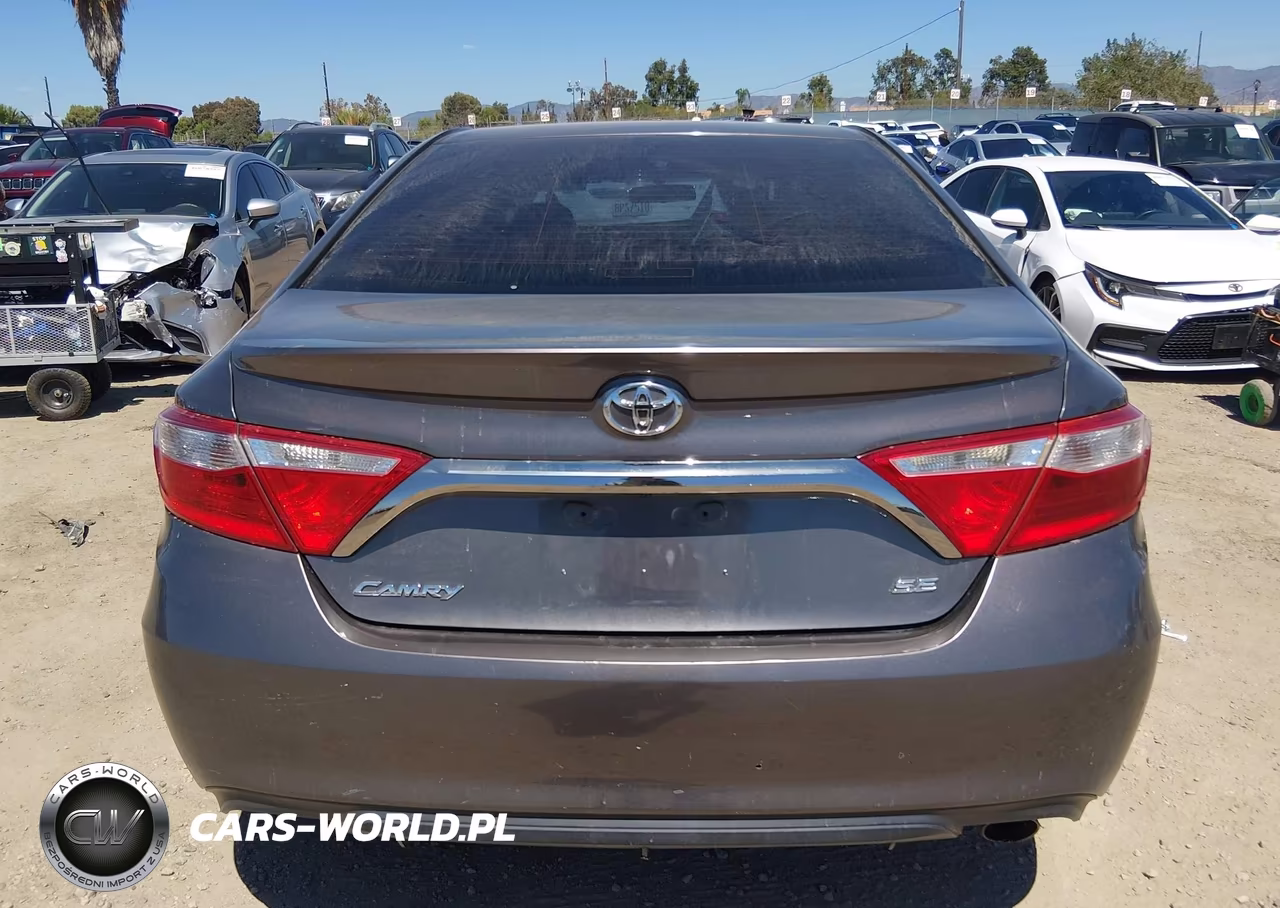 2015 Toyota Camry Se VIN:4T1BF1FK3FU114450 - 16