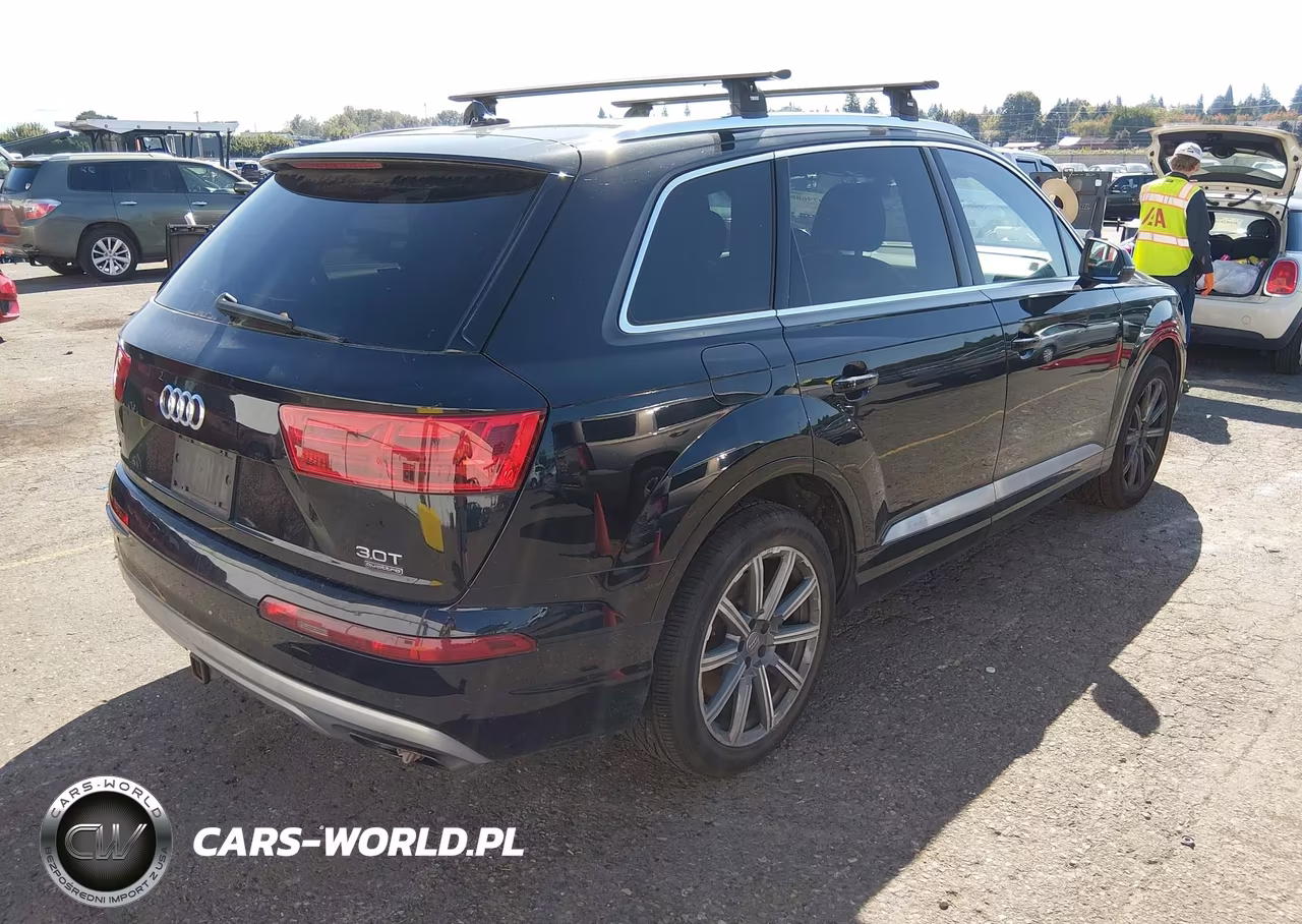 2017 Audi Q7 3.0T Premium VIN:WA1LAAF75HD052601 - 4