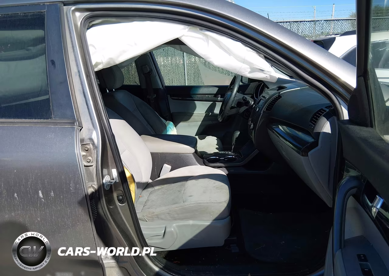2012 Kia Sorento Lx VIN:5XYKT4A60CG264554 - 5