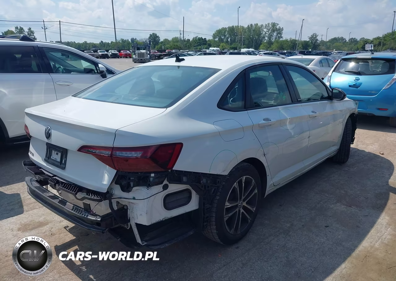 2023 Volkswagen Jetta 1.5T Sport VIN:3VWBM7BU6PM040366 - 4