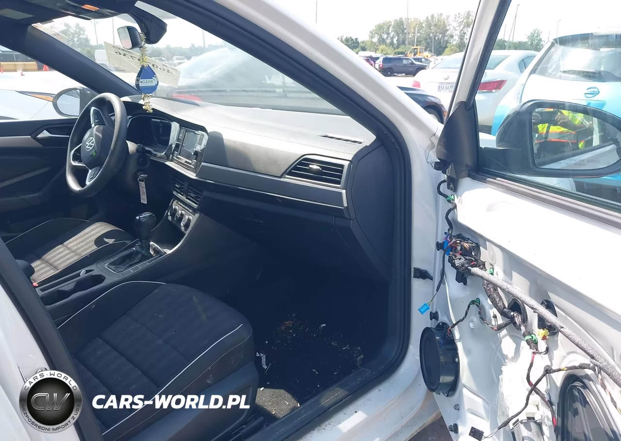 2023 Volkswagen Jetta 1.5T Sport VIN:3VWBM7BU6PM040366 - 5