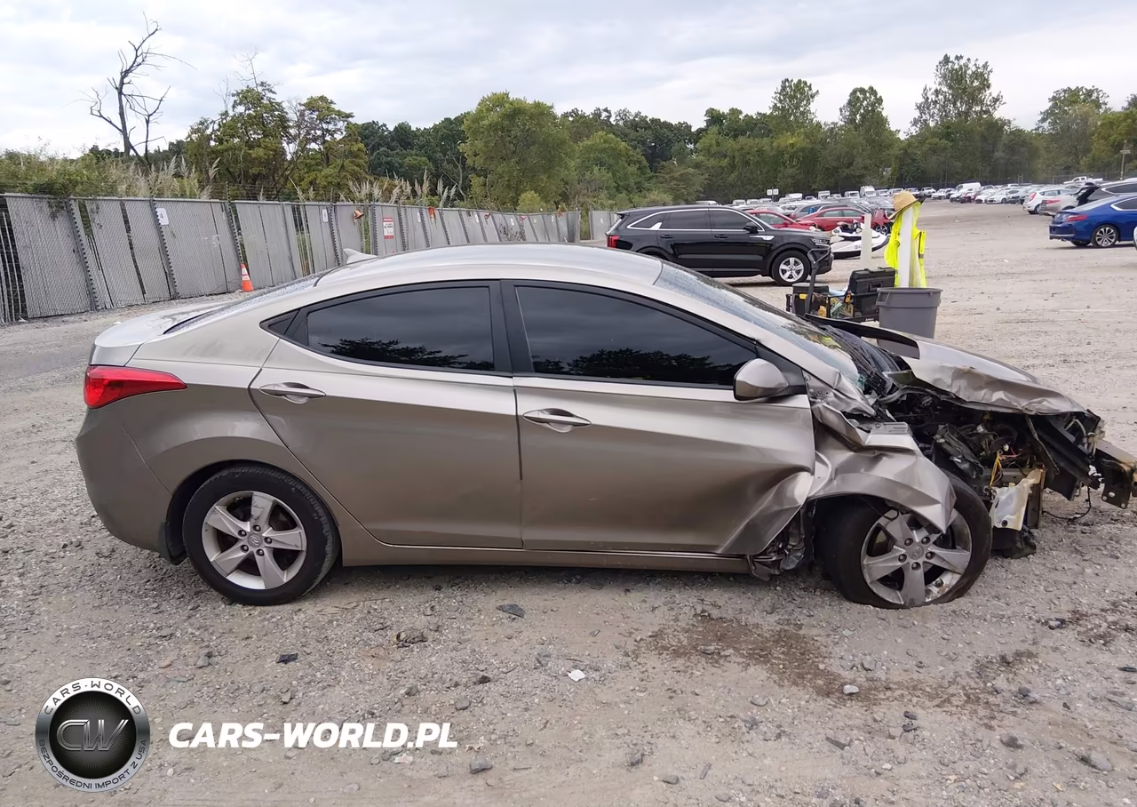 2013 Hyundai Elantra Gls VIN:5NPDH4AEXDH289358 - 14