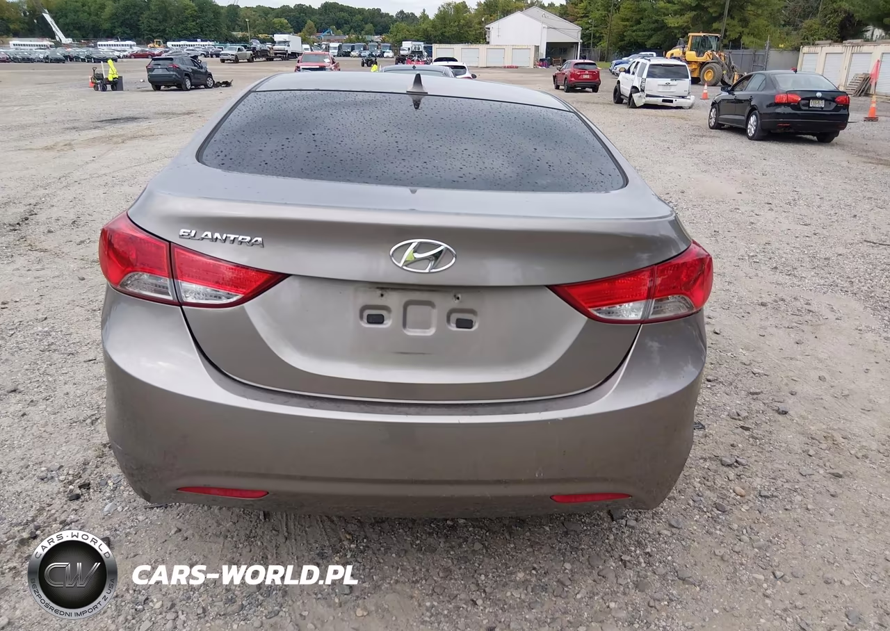 2013 Hyundai Elantra Gls VIN:5NPDH4AEXDH289358 - 17